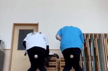 4月24日（木）@yu_charoff さんと #ゆんずけん のシンクロを決めた後は必ず #おまたジェット にトライする２人【北竜けん玉クラブ】