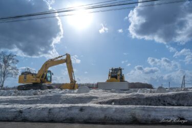 除雪のショベルカーがひとやすみ！