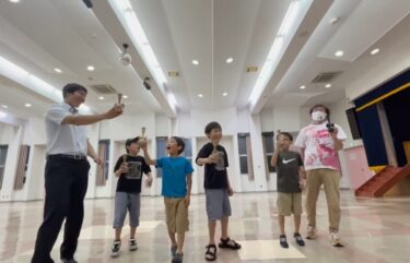 みんなで飛行機 ✈️ シンクロ！けん玉は1人でもできるけど、みんなでやるともっと楽しいですよね。人数が増えるほどシンクロは難しいですが、その分達成感も凄くあります 👍【北竜けん玉クラブ】