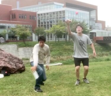 @yuichi.no1 さんと筒けん & けん玉でシンクロ 🤩 岩見沢のまなみーるの前でシンクロしました！急遽でしたがありがとうございました 😊【北竜けん玉クラブ】