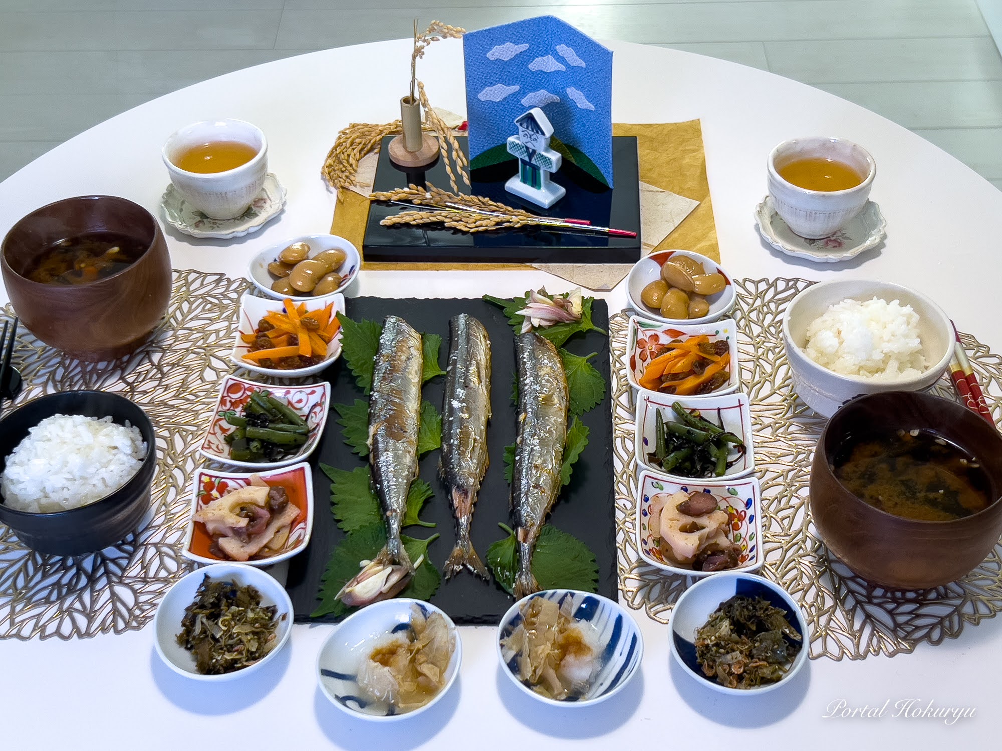 銀シャリの白銀に輝く土鍋炊きの新米ご飯「ひまわりライス」塩焼きサンマをお供に味わう！