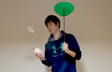 Bunu Kodaman Kendama Yarışması için çektim 🎥 Bu ikincisi mi? Oluyor. 10 kez tabakları döndürürken sürahi atışı. Her zamanki gibi aynı kirli sürahi [Hokuryu Kendama Kulübü]