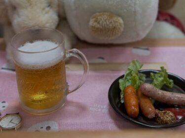 ☀️🌞 4月14日（月）はみちゃんのおつまみ：ソーセージの盛り合わせとビール 😊【kitchen晴晴】