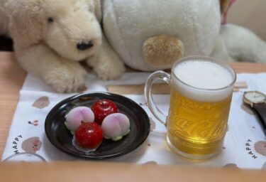 ☀️🌞 5月21日（水）はみちゃんのおつまみ：桃 🍑 とチェリー 🍒 のフルーツ餅とビール🍺 可愛いフルーツ餅なのでついアップしました【kitchen晴晴】