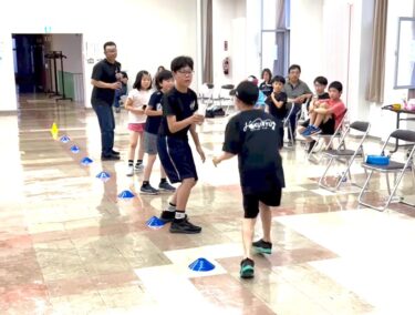 筒けんキャッチボールリレー（勝手に命名） @tsutsuken.official こういうの学校の親子レクでやったら面白いのになぁ🤣【北竜けん玉クラブ】