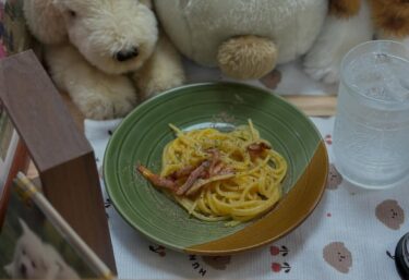 ☀️🌞 7月2日（水）はみちゃんのおつまみ：本場のカルボナーラとライチサワー・生クリームを使用しない卵黄とチーズだけのパスタ。裏メニューでご用意しておりまーす😊【Kitchen晴晴】