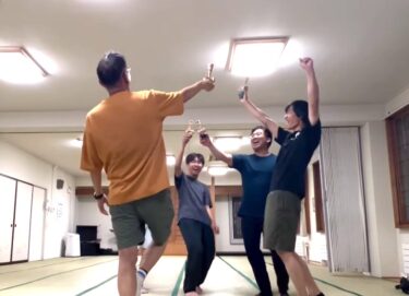 皆さんと世界一周と灯台〜さかおとしのシンクロチャレンジ。 撮った動画ってすぐ投稿したくなるけど、少し時間置いてから投稿すると、あの楽しさが蘇ってきて、なんか良い感じですよね【北竜けん玉クラブ】