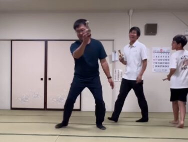 みんなではねけん早抜けチャレンジ。子どもも大人も真剣に。失敗しても楽しい【北竜けん玉クラブ】