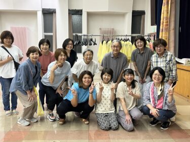 Ngày 31 tháng 7 (Thứ Năm), 14 người đã tham gia sự kiện "Trao đổi Áo Vàng". Chúng tôi đã trưởng thành cả về thể chất lẫn tinh thần. Chúng tôi đã thay đổi kích cỡ quần áo. [Hợp xướng Hoa Hướng Dương Thị trấn Hokuryu]