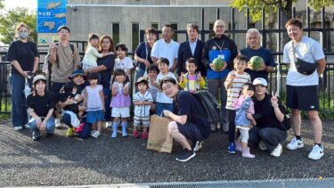 เชียร์กันยกใหญ่! เมืองโฮคุริวมอบ "แตงโมทานตะวัน" ให้กับฮิปโปโปเตมัสที่สวนสัตว์อาซาฮิยามะ