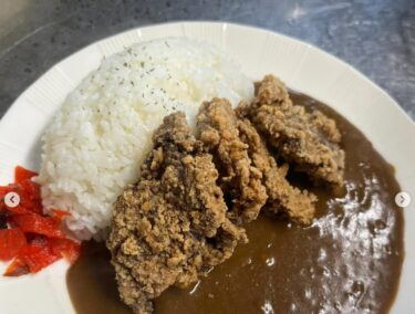 🌻 11月8日（土）本日の日替わりランチ：まぐろ唐揚げのせカレーライスでした ♪【お食事処向日葵】